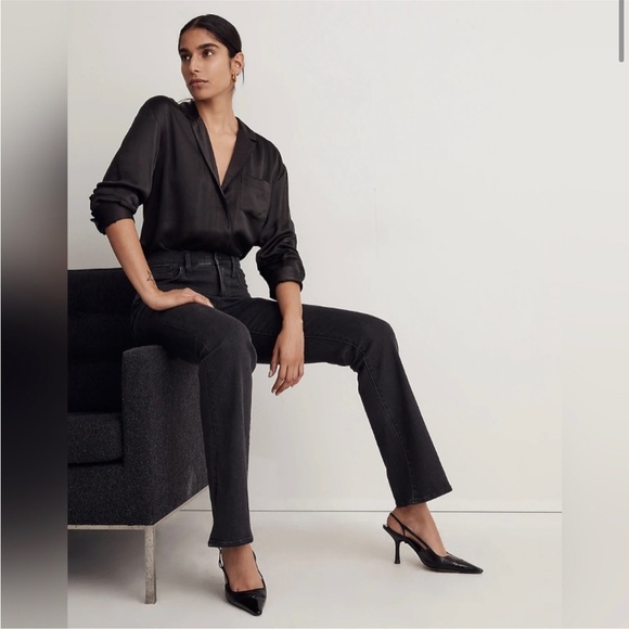 Madewell Demi Flare Jeans in Bellhaven Wash: Slit-Hem Edition - Picture 3 of 8